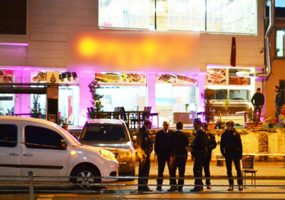 В Турции неизвестные обстреляли ресторан: трое человек ранены