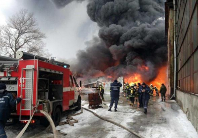 У Києві сталася пожежа на складі для зберігання паливно-мастильних матеріалів