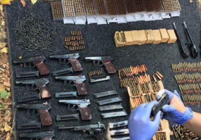 У Маріуполі виявили схрон зі зброєю та боєприпасами, - ФОТО