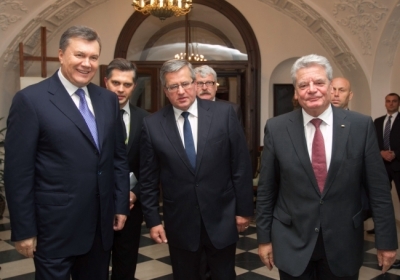 Віктор Янукович, Броніслав Коморовський, Йоахім Ґаук Фото: president.gov.ua