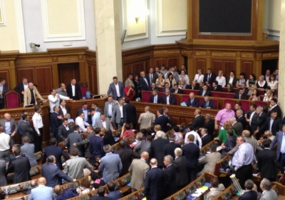 Опозиція народила ще двох тушок, Янукович не приїхав у Раду, а повторні вибори пропонують зробити у серпні
