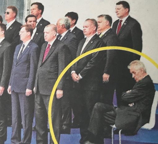 Президент Чехии Милош Земан заснул на саммите НАТО