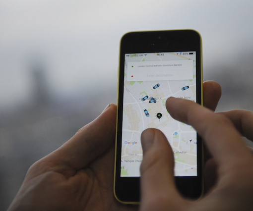 Uber включил в свои приложения встроенный чат, который заменит SMS