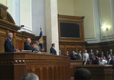 Опозиція зустріла Януковича в Раді вигуками 