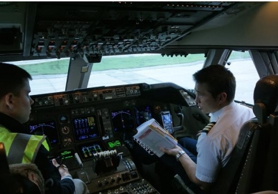 Російським пілотам дозволили використовувати  iPad замість паперових карт