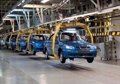 Українська автомобільна промисловість знизила виробництво у 15 разів 