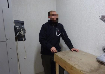В Киеве задержали инспектора Лукьяновского СИЗО, который проносил наркотики в тюрьму