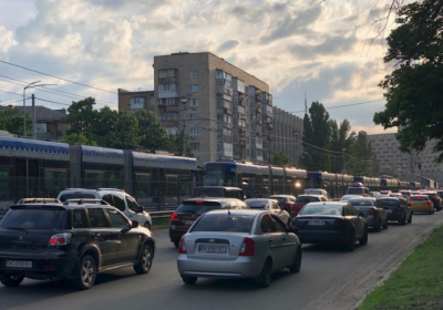 У Києві швидкісний трамвай зійшов з рейок
