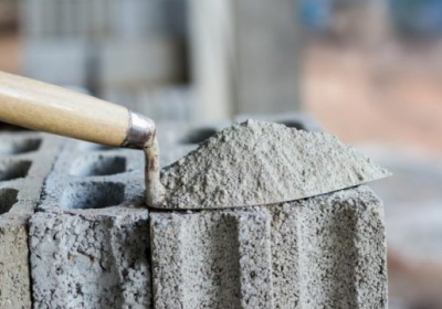 Обсяги виробництва цементу в Україні скоротилися майже вдвічі