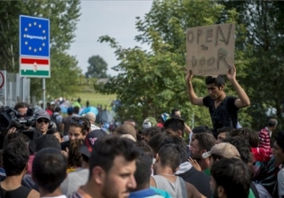 Угорська поліція застосувала сльозогінний газ до мігрантів