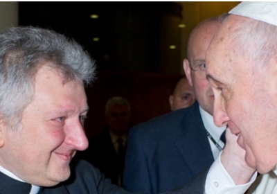 Секс-скандал у Ватикані: довірений духівник Папи Римського виявився геєм