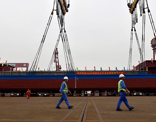 Китай запустил первое в мире грузовое судно, работающий на электроэнергии