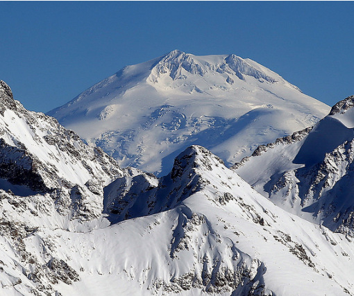 На Эльбрусе нашли тело пропавшей более 30 лет назад альпинистки