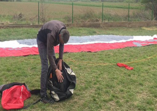 Пограничники задержали венгерского парашютиста, который случайно приземлился на территории Украины