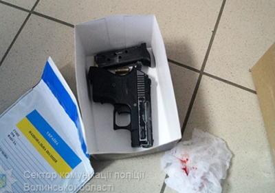 В Луцке полиция применила оружие, чтобы задержали вооруженных грабителей