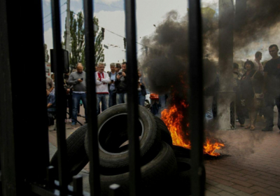 Под судом в Киеве жгут шины с требованием не отпускать предполагаемого убийцу Вербицкого