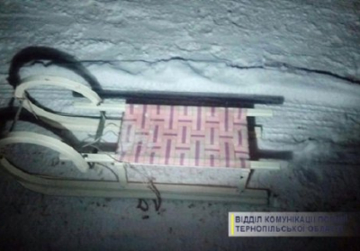 На Тернопольщине девушка погибла, катаясь на санях, привязанных к автомобилю