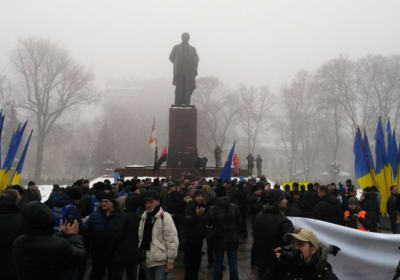 В Киеве сторонники Саакашвили прорвались к памятнику Шевченко через кордон полиции