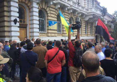 Активісти другий день пікетують поліцію Одеси
