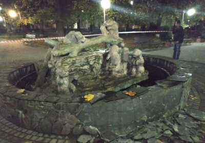 На Львівщині п’яний чоловік підірвав фонтан гранатою
