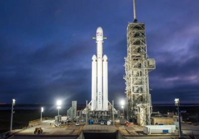 Корабль Cargo Dragon компании SpaceX в понедельник должен прибыть на МКС