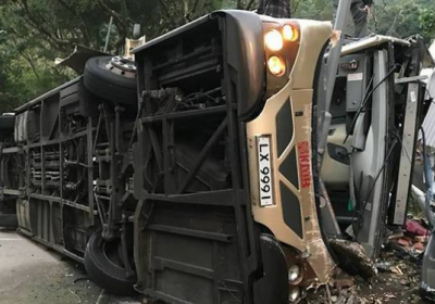 В Гонконге перевернулся пассажирский автобус: погибли не менее 19 человек