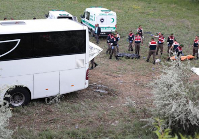 В Турции перевернулся автобус: восемь пассажиров погибли