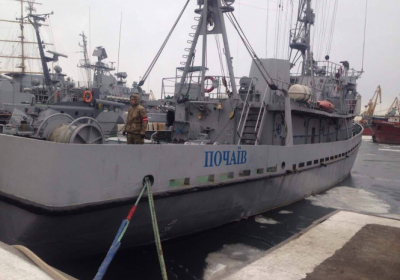 Снайперы обстреляли украинское судно 