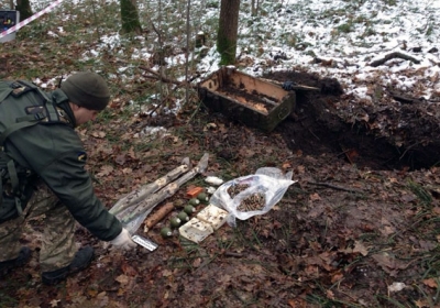 На Харківщині правоохоронці виявили схованку з боєприпасами