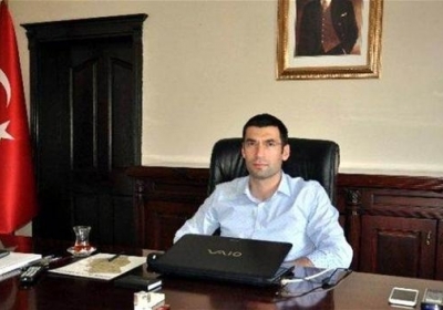 Турецький губернатор помер від травм отриманих під час теракту біля адміністрації Деріка