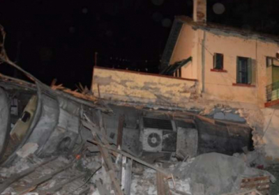 В Греции поезд врезался в жилой дом: есть погибшие