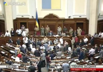 Парубий открыл заседание Рады в окружении депутатов в камуфляже