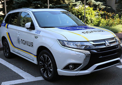 В Украину прибыла первая партия гибридных Mitsubishi для полицейских