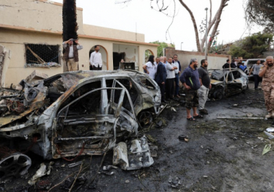 В Ливии взорвали два автомобиля у мечети: погибло 33 человека