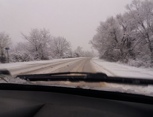 На западе Украины из-за снегопада ограничивают движение транспорта