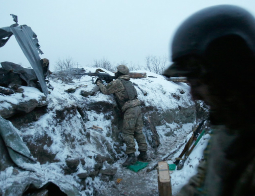 Боевики обстреливают позиции сил АТО с запрещенного оружия, - штаб