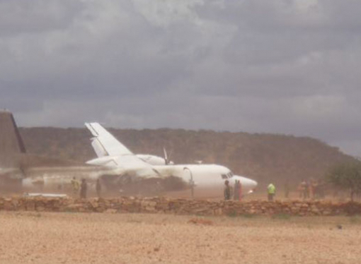 Самолет ООН с едой для голодающих детей приземлился на жилой дом в Сомали