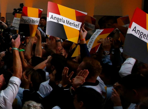 Партия Меркель лидирует на выборах в Бундестаг, ультраправые получили 13%, - экзит-пол