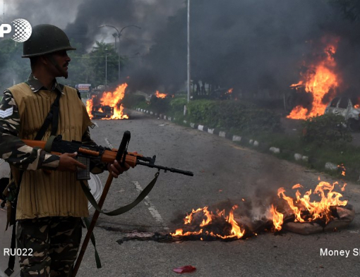 В Индии 29 человек погибли и 200 получили ранения из-за протестов против ареста местного гуру