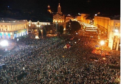 Мільйонний протест: на вулиці столиці вийшло близько мільйона мітингувальників