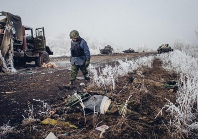В сети появились фото уничтоженных российских танков террористов под Логвиновым