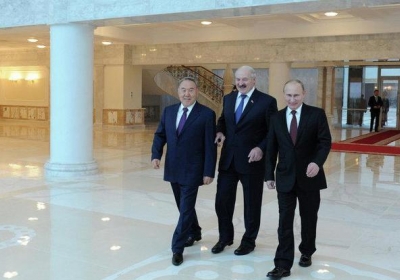 Лукашенко та Назарбаєв засудили євразійський запал Путіна і відмовилися здавати суверенітет
 