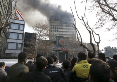 У Тегерані внаслідок пожежі обвалилася будівля торгового центру: 30 людей загинули, - ВІДЕО