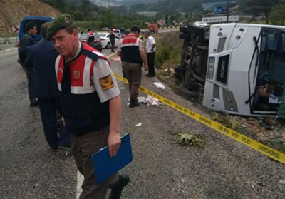 В Турции перевернулся автобус с туристами: среди пострадавших есть украинцы