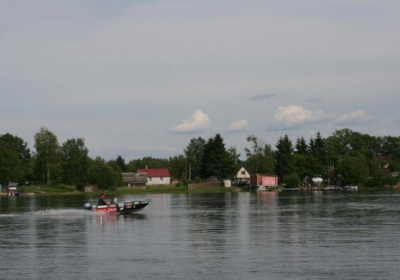 росіяни зняли естонські фарватерні буї на річці Нарва