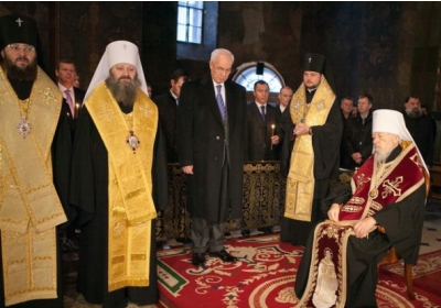 Азаров та Янукович-молодший ледь не заснули під час молебня