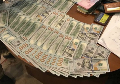 НАБУ затримало двох працівників СБУ за вимагання $50 тис хабара