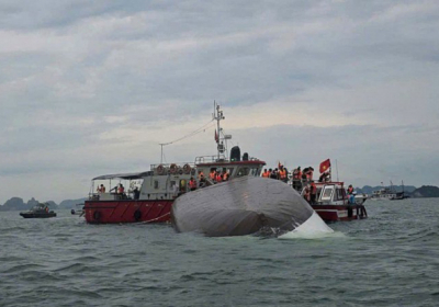 У В'єтнамі перекинулося екскурсійне судно: є загиблі