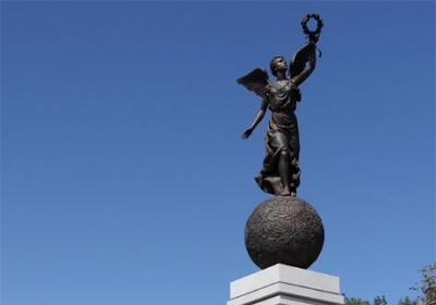 Харківський пам'ятник Незалежності виявився копією монумента в Бішкеку (фото)