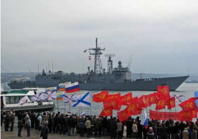 Попри пікет проросійських сил, кораблі НАТО зайшли у бухту Севастополя